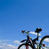 北海道の空と自転車